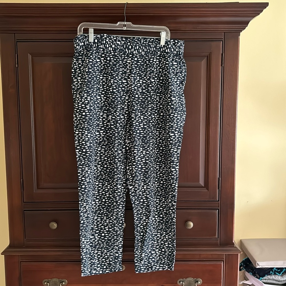 Large Abound navy and white pattern pull on linen pants with elastic waist.